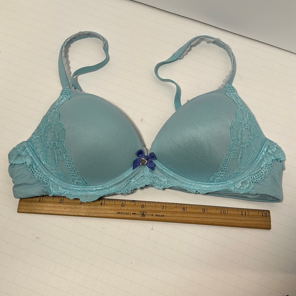 36A Victoria’s Secret Body By Victoria no wire light blue bra.